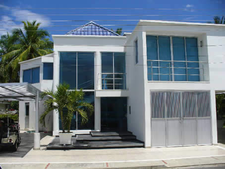 planos de casas modernas. Casa Moderna ubicada cerca al